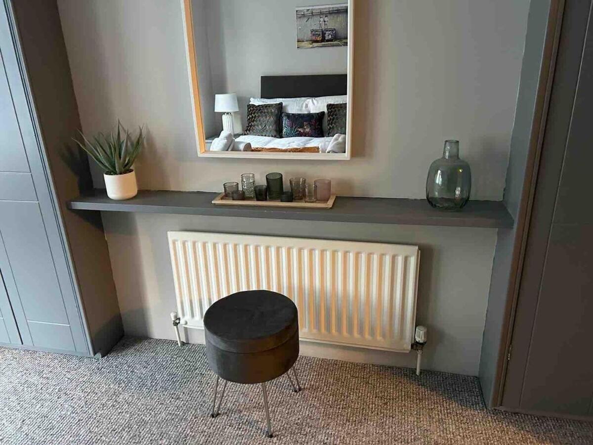 1 Bdr Apartment At Queens Uni By Belfast City Breaks Room photo