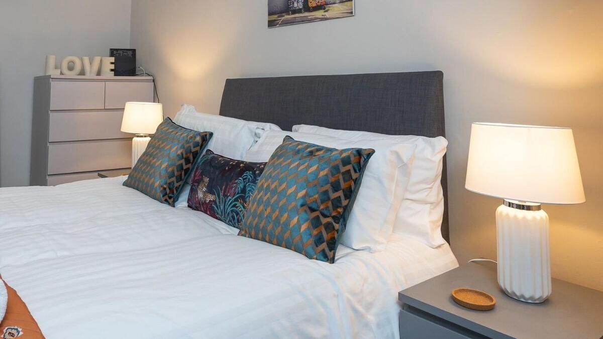1 Bdr Apartment At Queens Uni By Belfast City Breaks Room photo